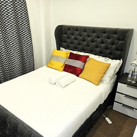 London Sleephouse Partying Is Not Allowed Pls Bagian luar foto