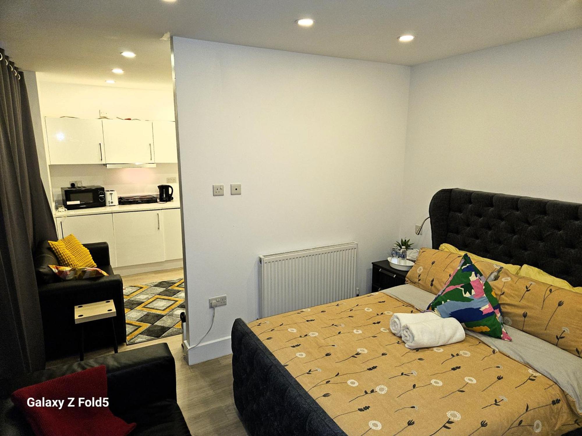 London Sleephouse Partying Is Not Allowed Pls Bagian luar foto
