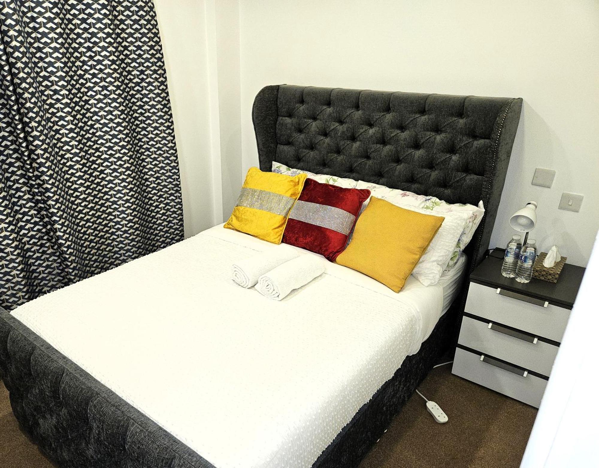 London Sleephouse Partying Is Not Allowed Pls Bagian luar foto