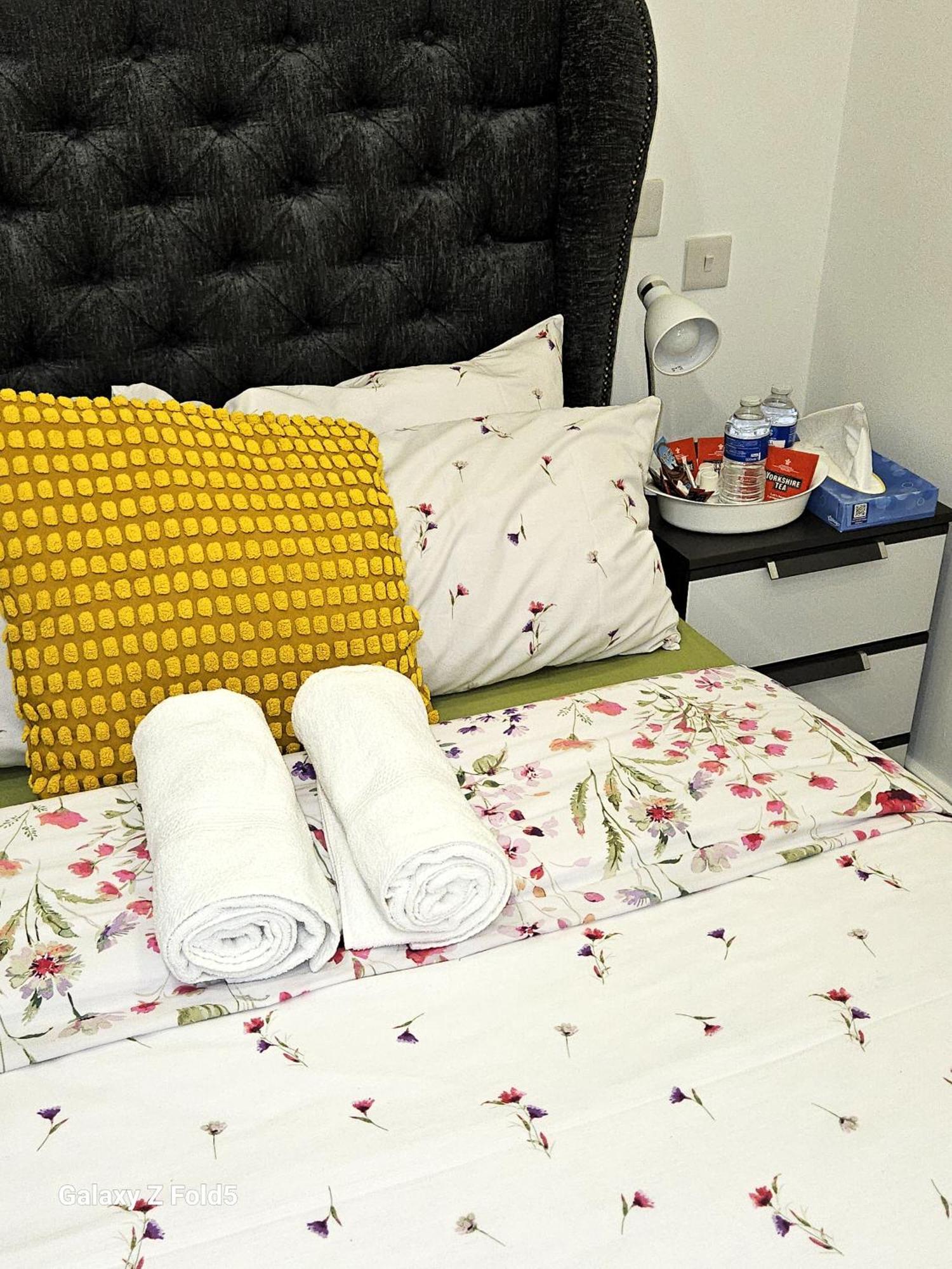 London Sleephouse Partying Is Not Allowed Pls Bagian luar foto