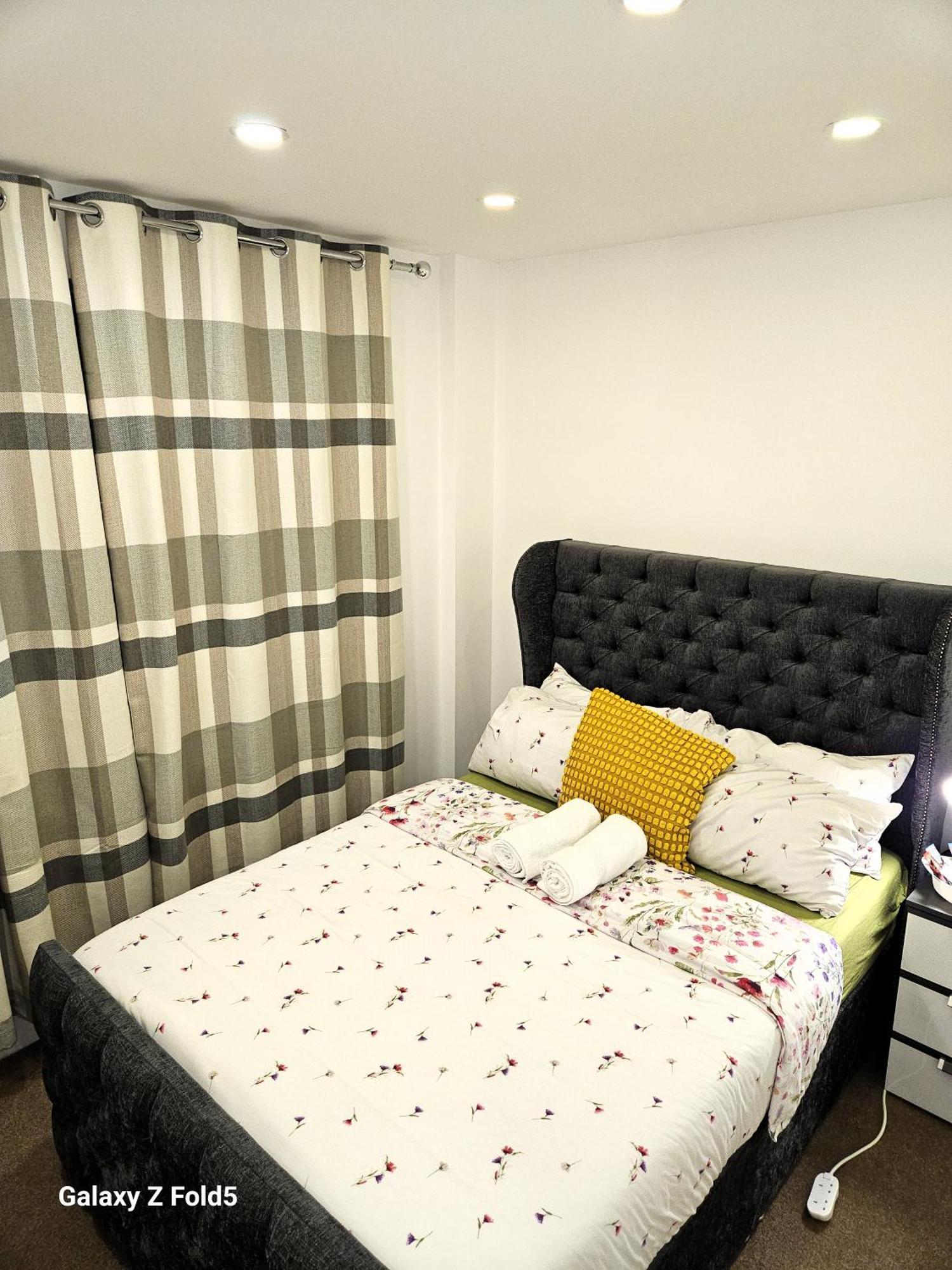 London Sleephouse Partying Is Not Allowed Pls Bagian luar foto