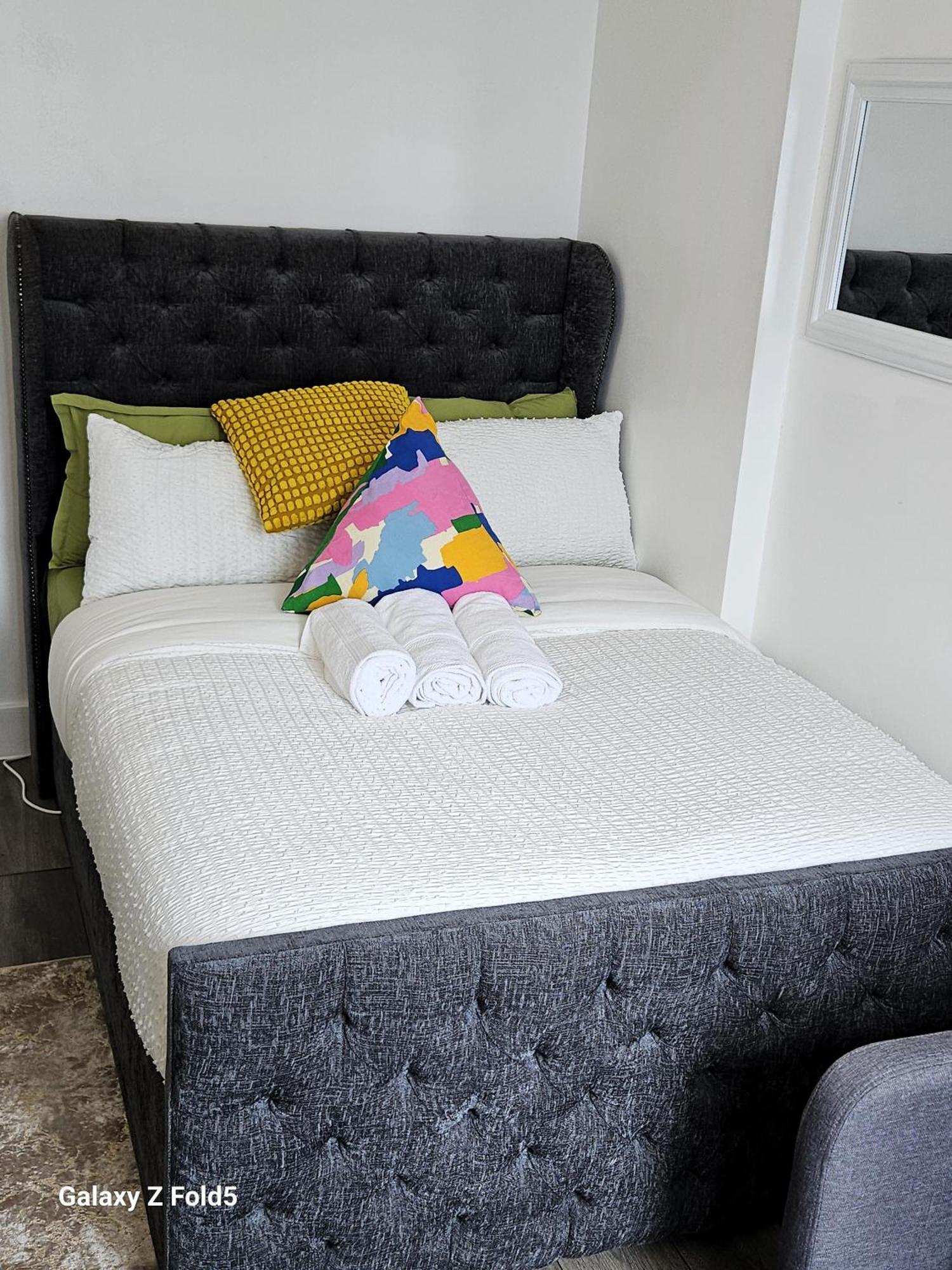London Sleephouse Partying Is Not Allowed Pls Bagian luar foto