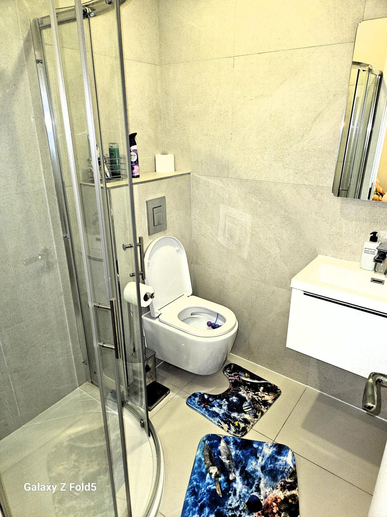 London Sleephouse Partying Is Not Allowed Pls Bagian luar foto