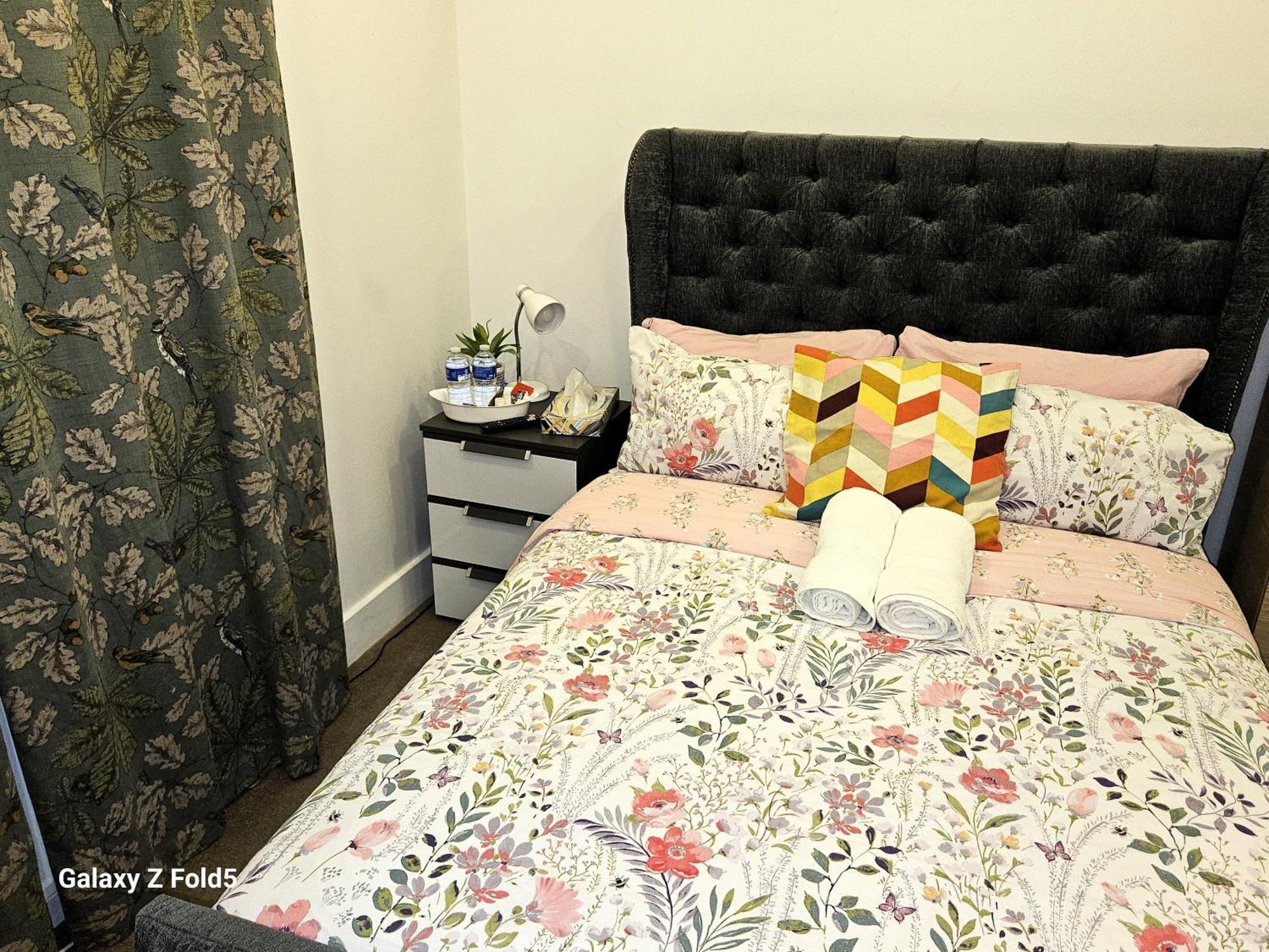 London Sleephouse Partying Is Not Allowed Pls Bagian luar foto